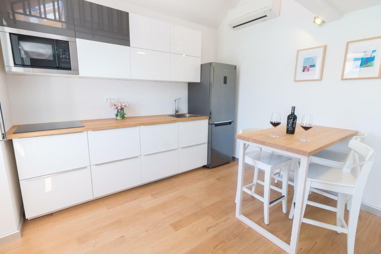 Seaview Apartments Baska Bagian luar foto