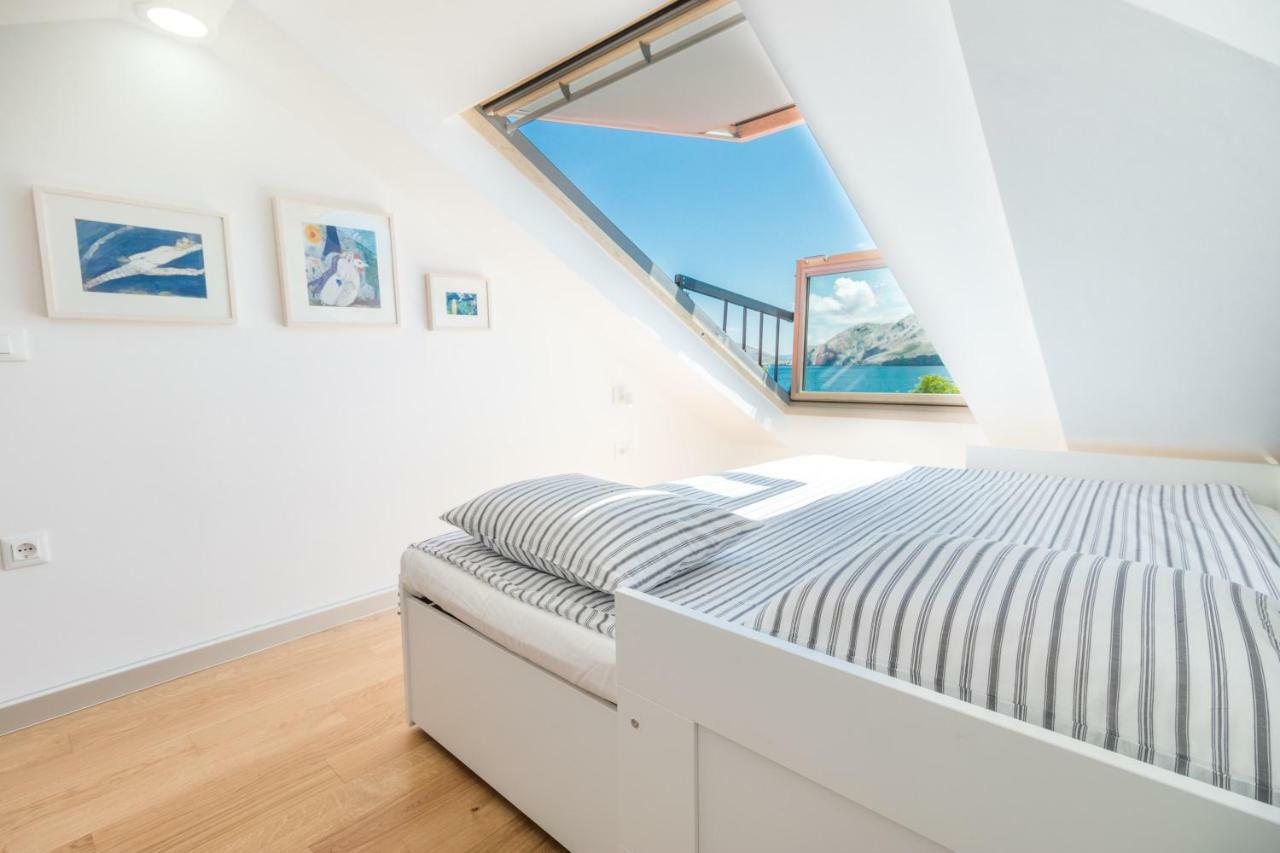 Seaview Apartments Baska Bagian luar foto