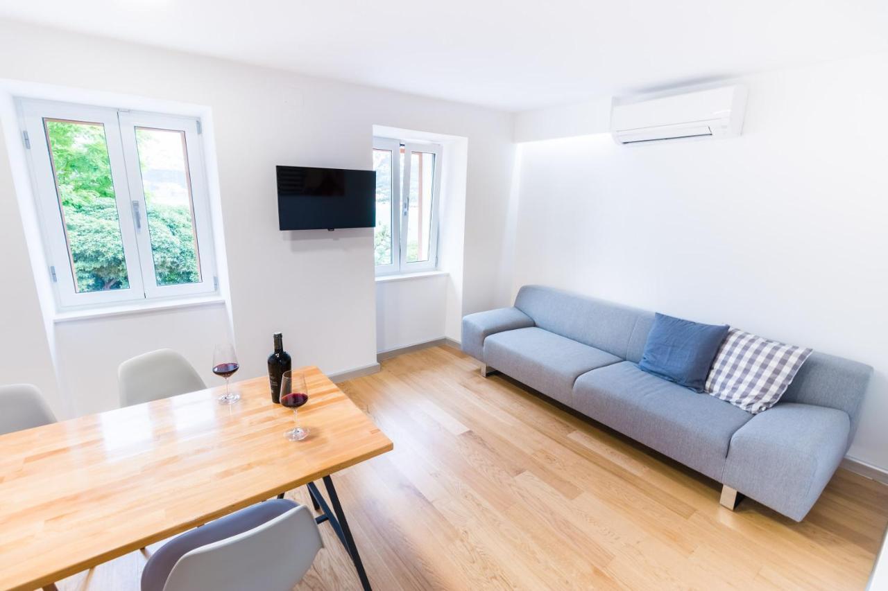 Seaview Apartments Baska Bagian luar foto
